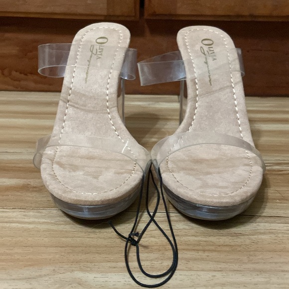 Forever 21 Clear Vinyl Lucite Block Heels - Picture 2 of 13
